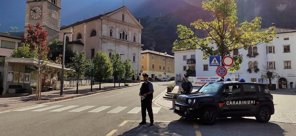 Paga 50 euro di canone ma subaffitta l'alloggio Ipes a 500 euro al mese a uno straniero: scattano le denunce